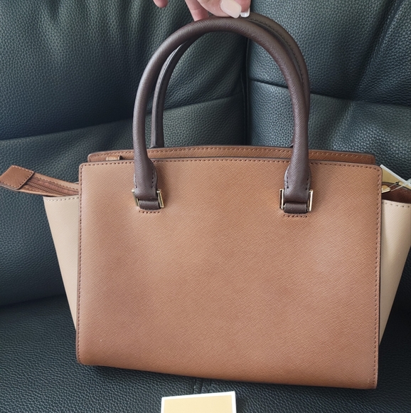 Michael Kors Selma Satchel - Picture 3 of 7